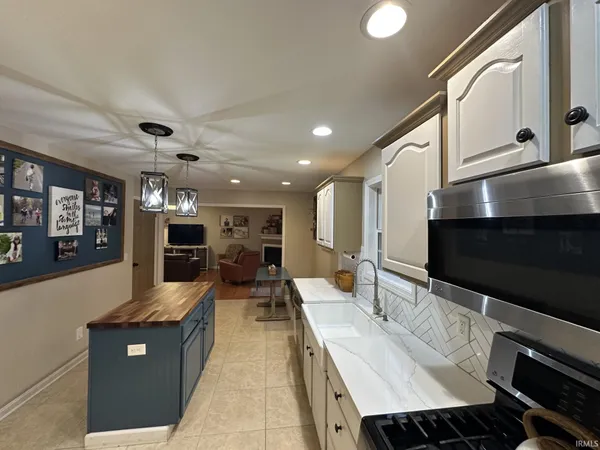 $339,900 | 212 Alexandria Street, Newburgh, IN 47630