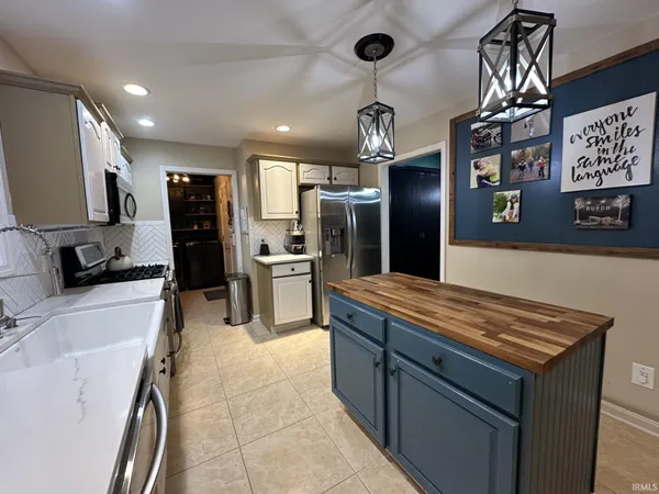 $339,900 | 212 Alexandria Street, Newburgh, IN 47630