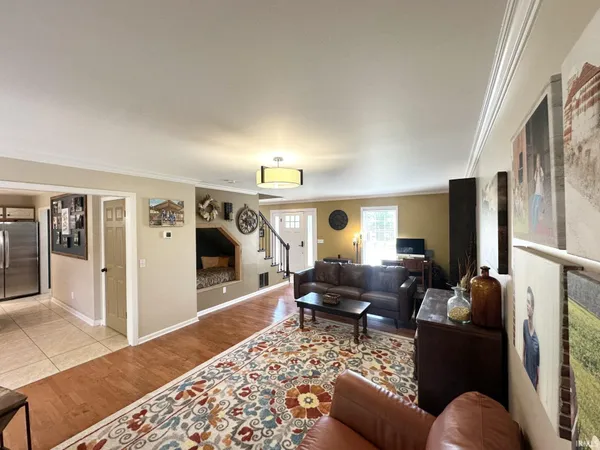 $334,900 | 212 Alexandria Street, Newburgh, IN 47630