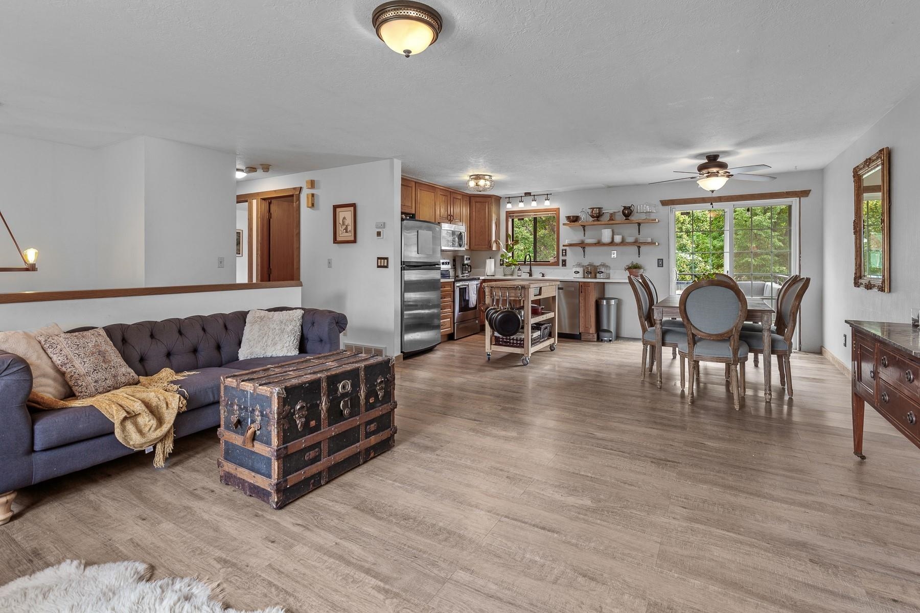 919 South Calvin Road Spokane Valley, WA 99037 - Photo 2 of 41