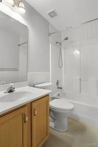 $369,900 | 211 Butternut Stage Drive, St. Peters, MO 63376