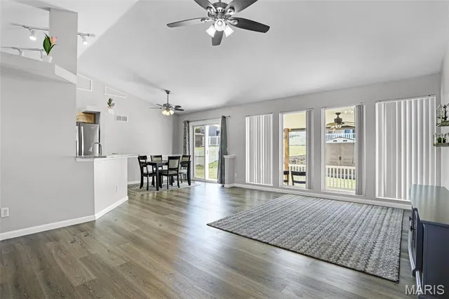 $369,900 | 211 Butternut Stage Drive, St. Peters, MO 63376