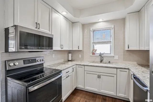 $200,000 | 404 South College Avenue, Aledo, IL 61231