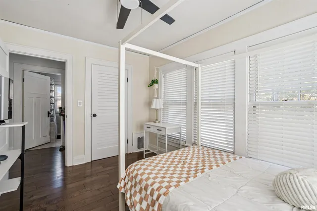 $200,000 | 404 South College Avenue, Aledo, IL 61231