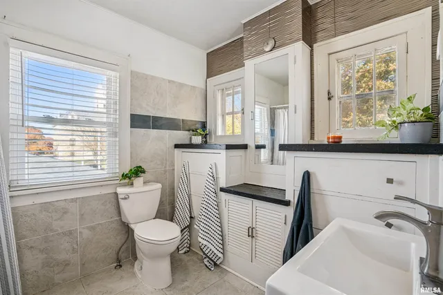 $200,000 | 404 South College Avenue, Aledo, IL 61231