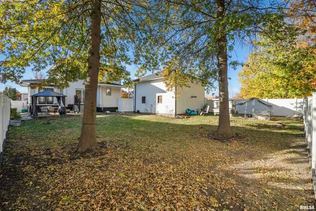 $200,000 | 404 South College Avenue, Aledo, IL 61231