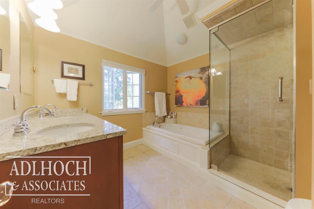15725 Windmill Point Grosse Pointe, MI 48230 - Photo 33 of 58
