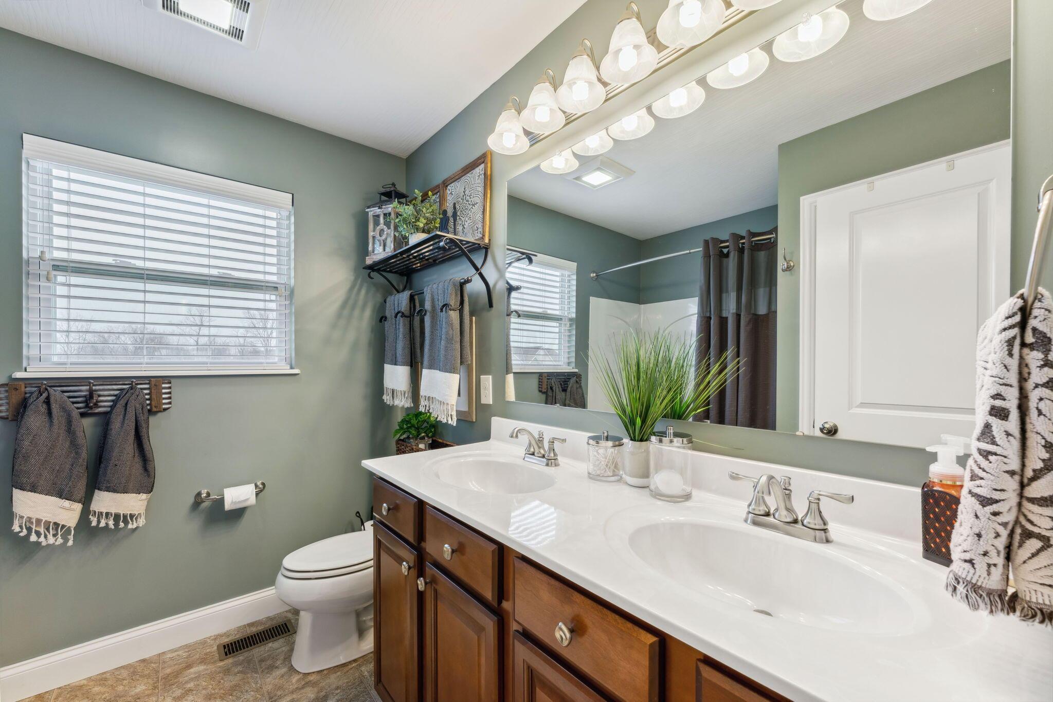 202 Bluegrass Way Ostrander, OH 43061 - Photo 52 of 72 Guest Bath