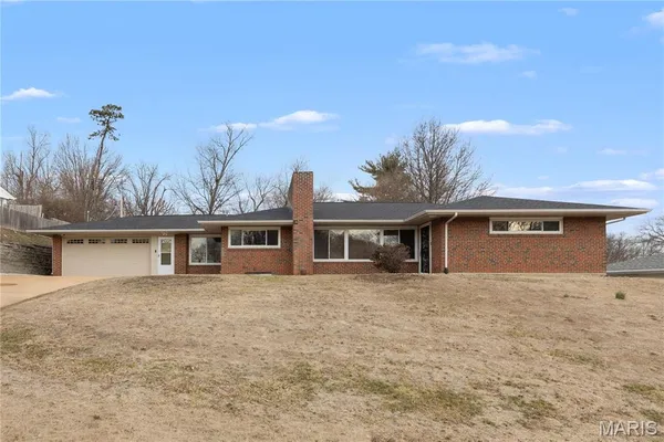 $250,000 | 62 West Cardigan Drive, St. Louis, MO 63135