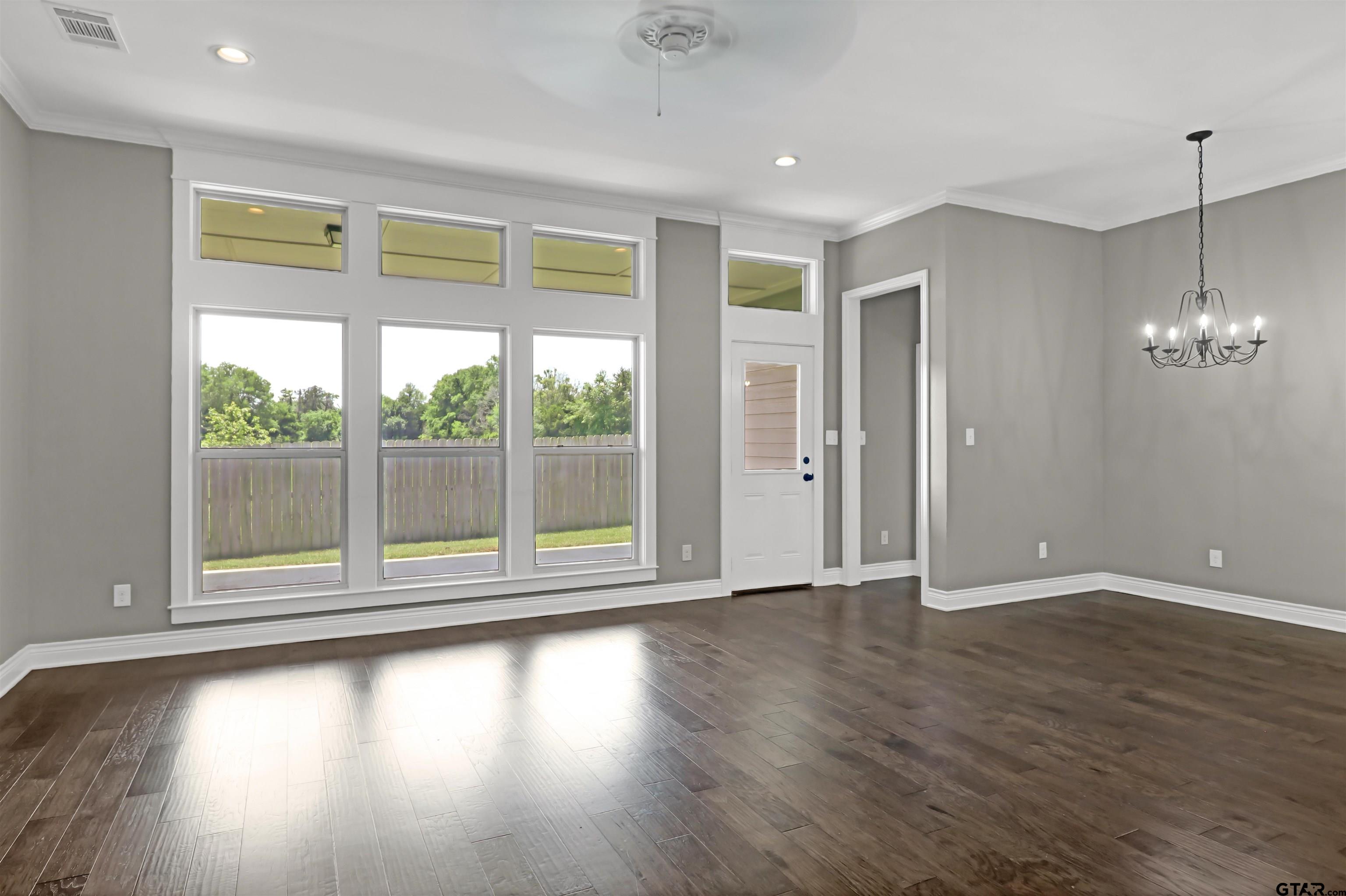 350 Smith Circle Lindale, TX 75771 - Photo 8 of 29