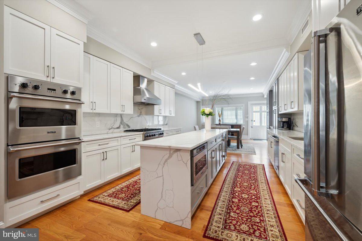 1708 Rittenhouse Square Philadelphia, PA 19103 - Photo 11 of 35