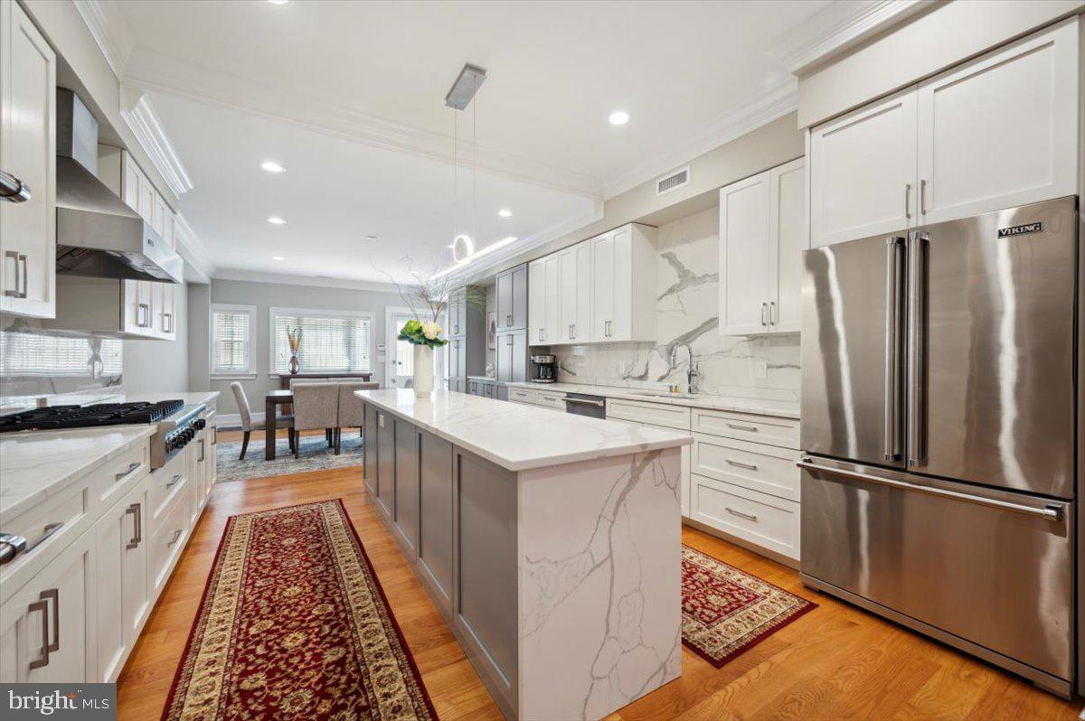 1708 Rittenhouse Square Philadelphia, PA 19103 - Photo 12 of 35