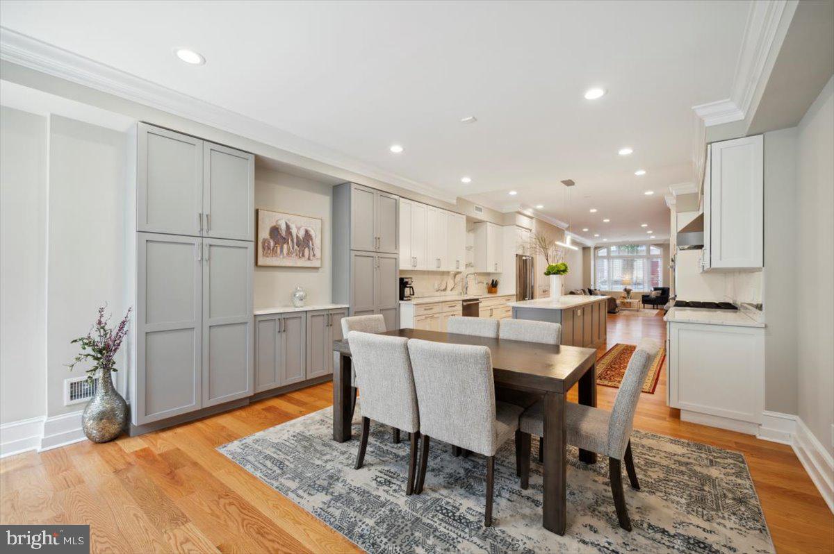 1708 Rittenhouse Square Philadelphia, PA 19103 - Photo 17 of 35