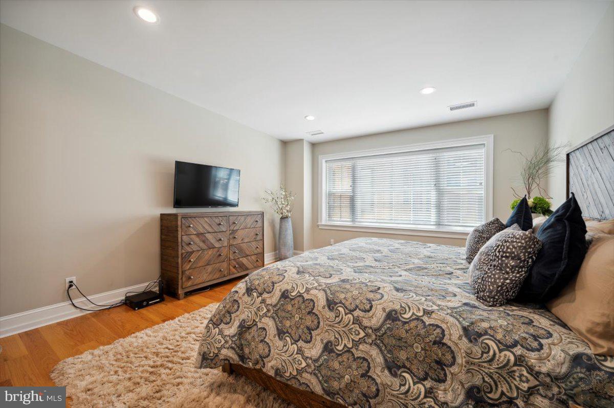 1708 Rittenhouse Square Philadelphia, PA 19103 - Photo 23 of 35