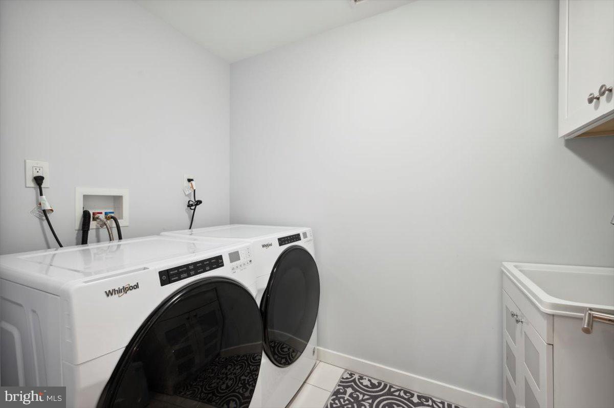 1708 Rittenhouse Square Philadelphia, PA 19103 - Photo 25 of 35