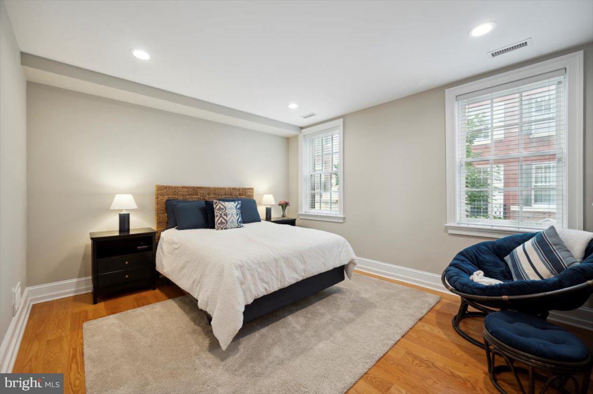 1708 Rittenhouse Square Philadelphia, PA 19103 - Photo 27 of 35