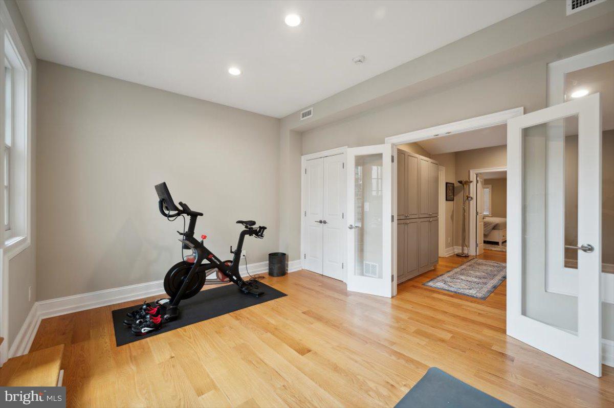 1708 Rittenhouse Square Philadelphia, PA 19103 - Photo 33 of 35