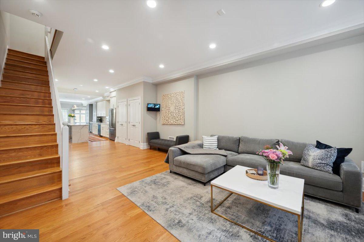 1708 Rittenhouse Square Philadelphia, PA 19103 - Photo 4 of 35