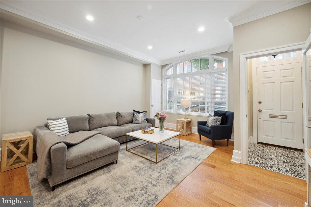 1708 Rittenhouse Square Philadelphia, PA 19103 - Photo 7 of 35