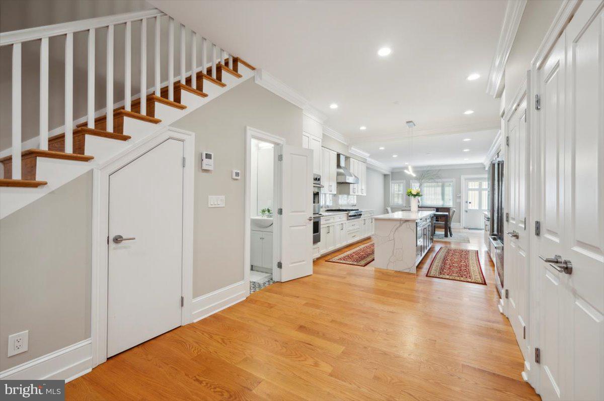 1708 Rittenhouse Square Philadelphia, PA 19103 - Photo 8 of 35