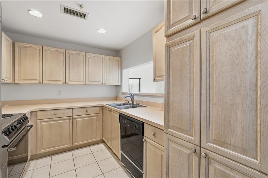 3475 Oak Valley Road Northeast, Unit 1610 Atlanta, GA 30326 - Photo 11 of 31