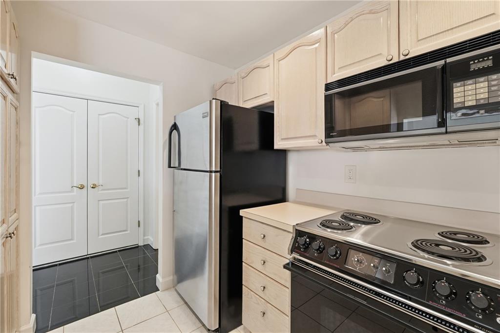 3475 Oak Valley Road Northeast, Unit 1610 Atlanta, GA 30326 - Photo 13 of 31