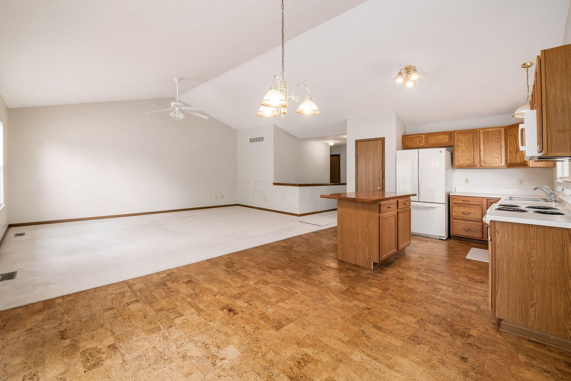 6156 Radekin Road Columbus, OH 43232 - Photo 5 of 41 036_ Rd Columbus OH 43232 USA