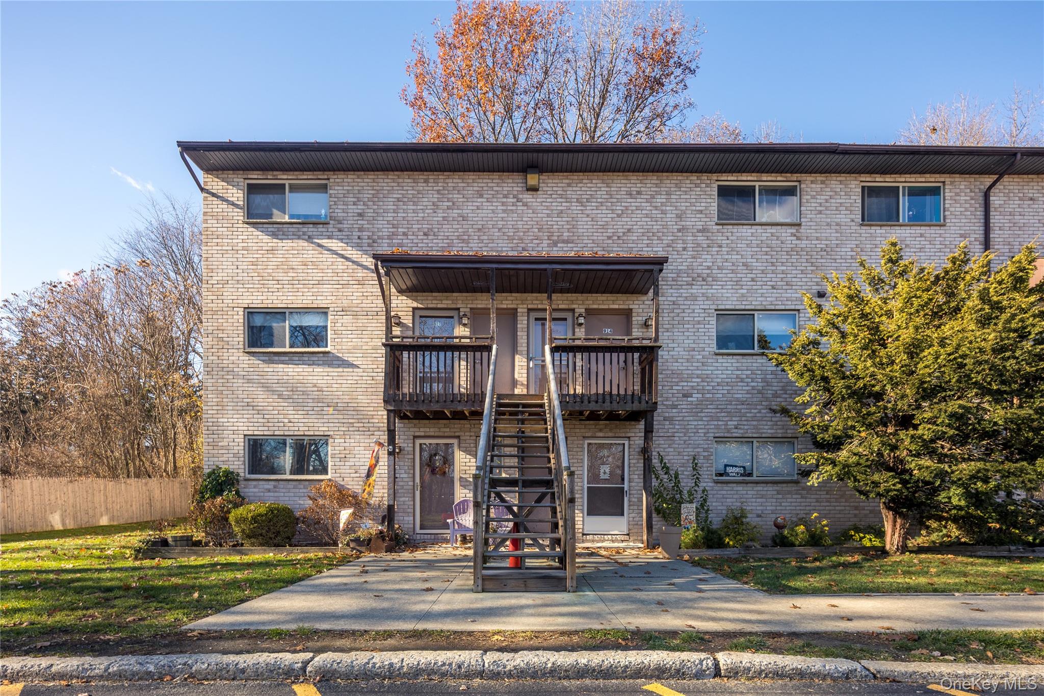 26 Cooper Road, Unit 914 Poughkeepsie, NY 12603 - Photo 1 of 19 View of front
