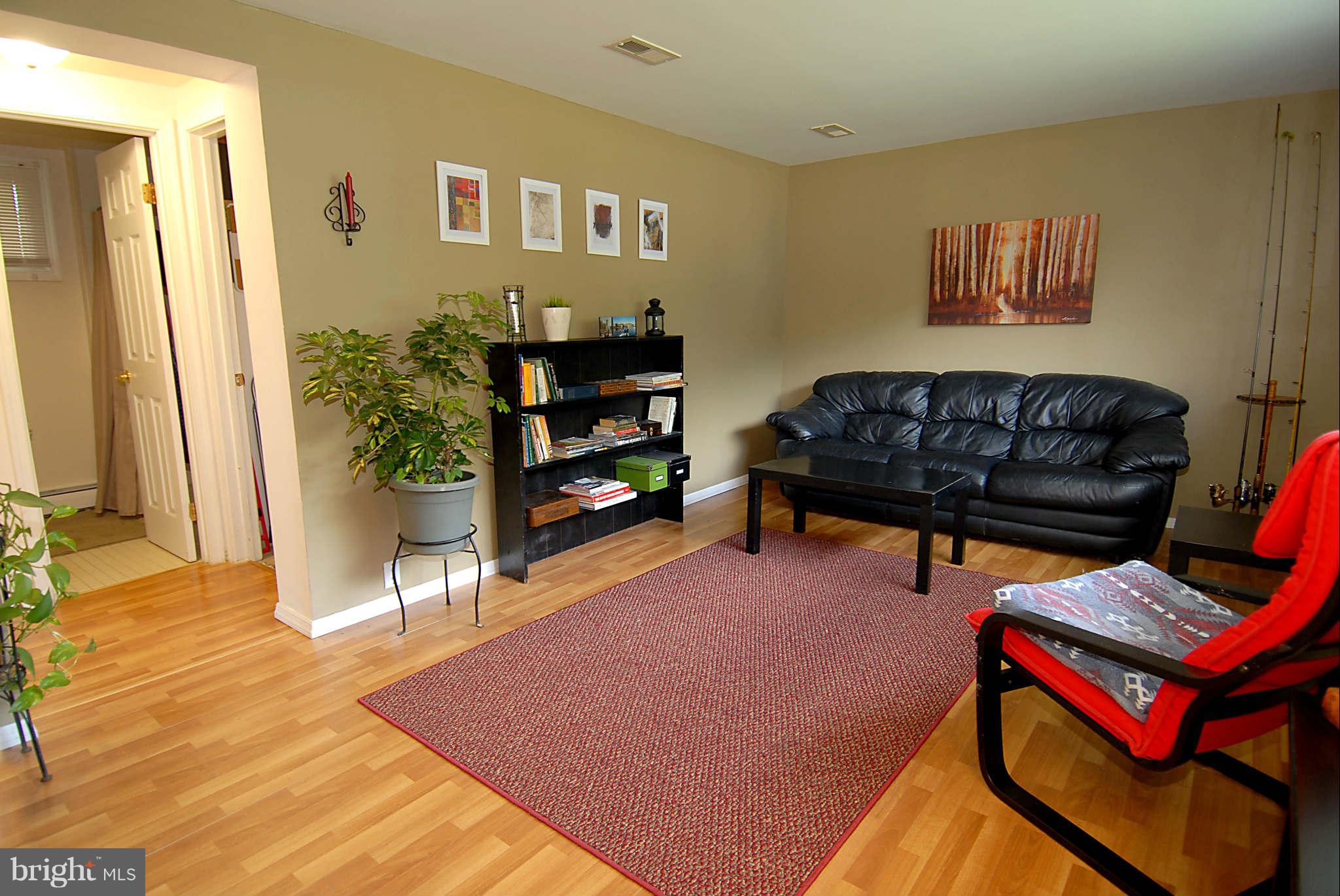 14984 Alaska Road Woodbridge, VA 22191 - Photo 14 of 24 Family Room - 2nd View