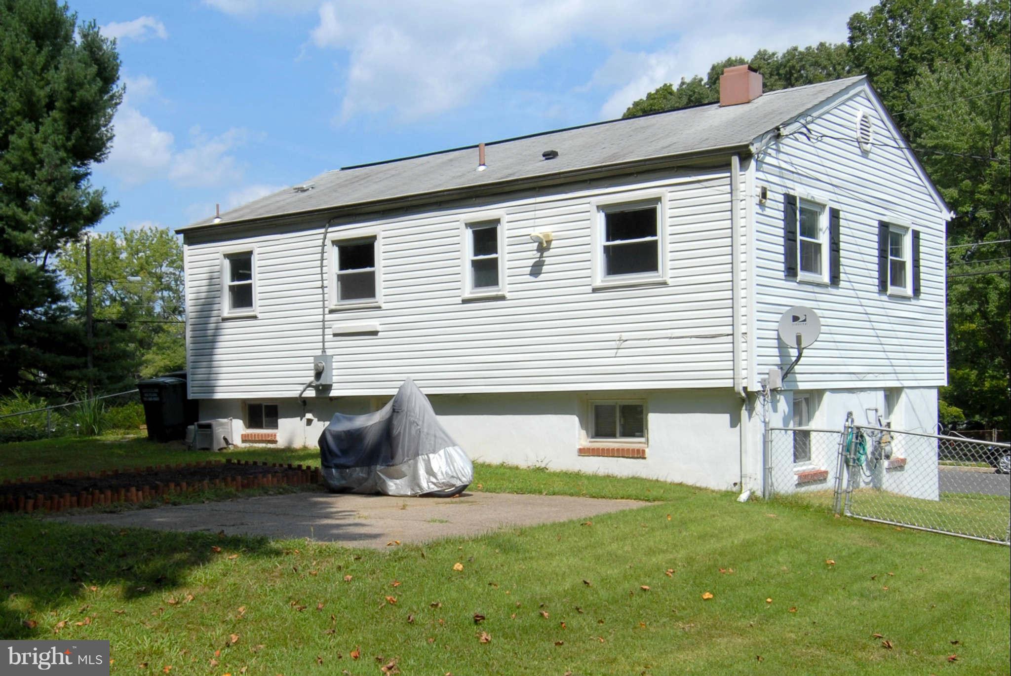14984 Alaska Road Woodbridge, VA 22191 - Photo 19 of 24 Exterior (Rear)