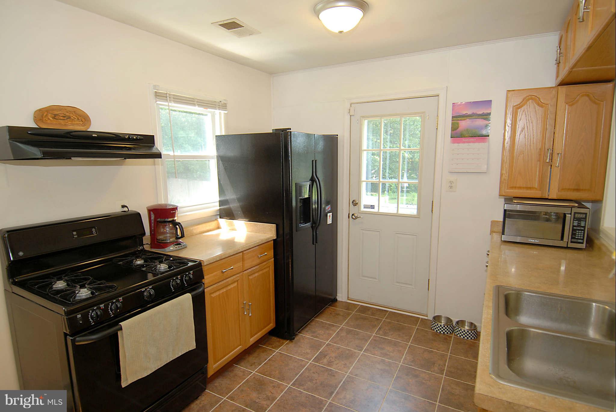 14984 Alaska Road Woodbridge, VA 22191 - Photo 9 of 24 Kitchen - 3rd View