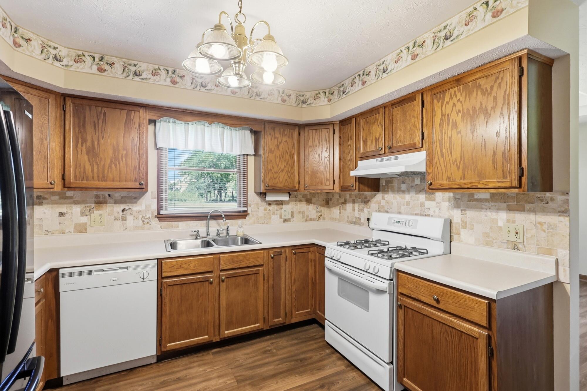 1703 Fox Ridge Drive Springfield, OH 45503 - Photo 14 of 43 020