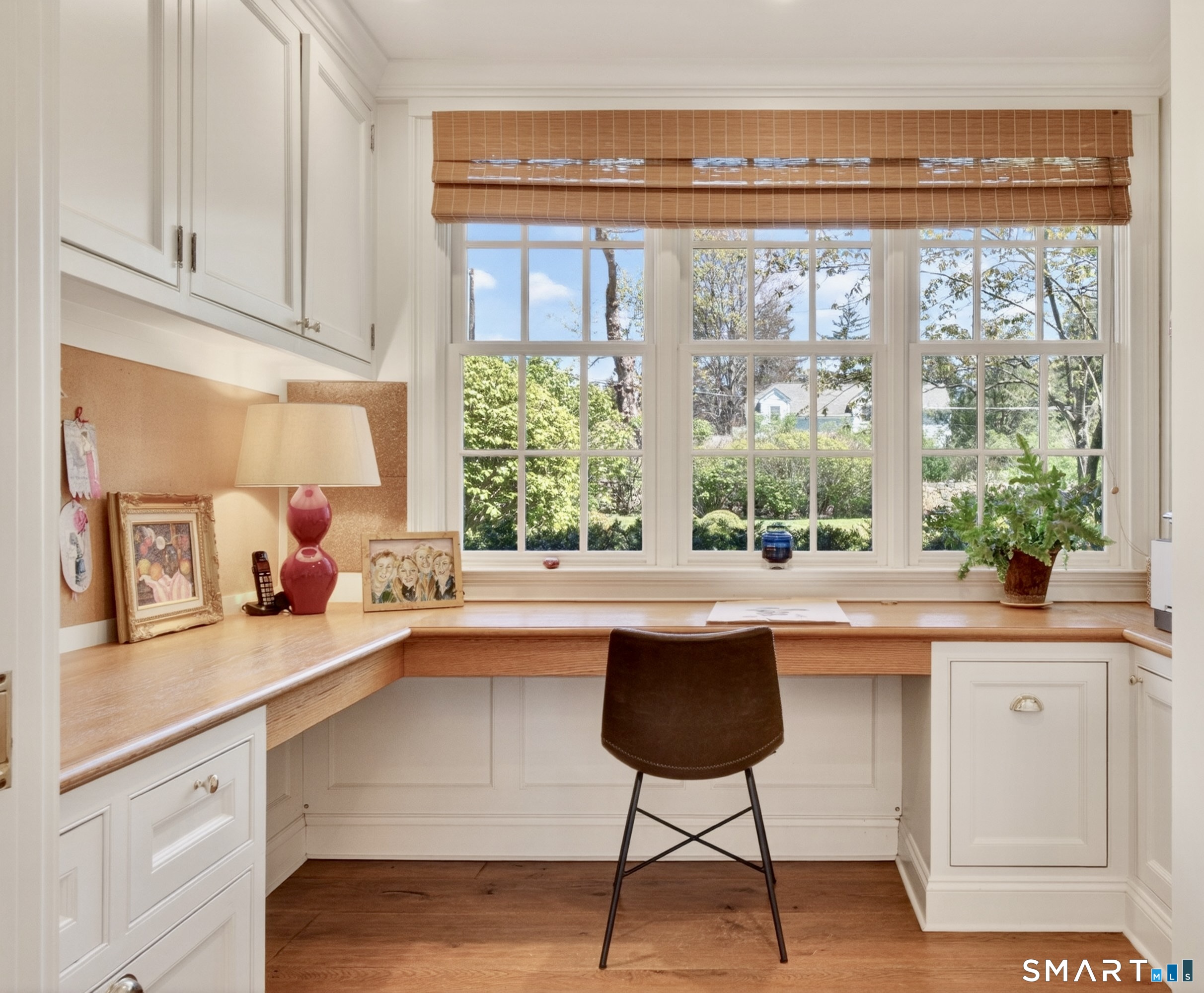 41 Peaceable Street Ridgefield, CT 06877 - Photo 23 of 40 a kitchen with a sink and a window