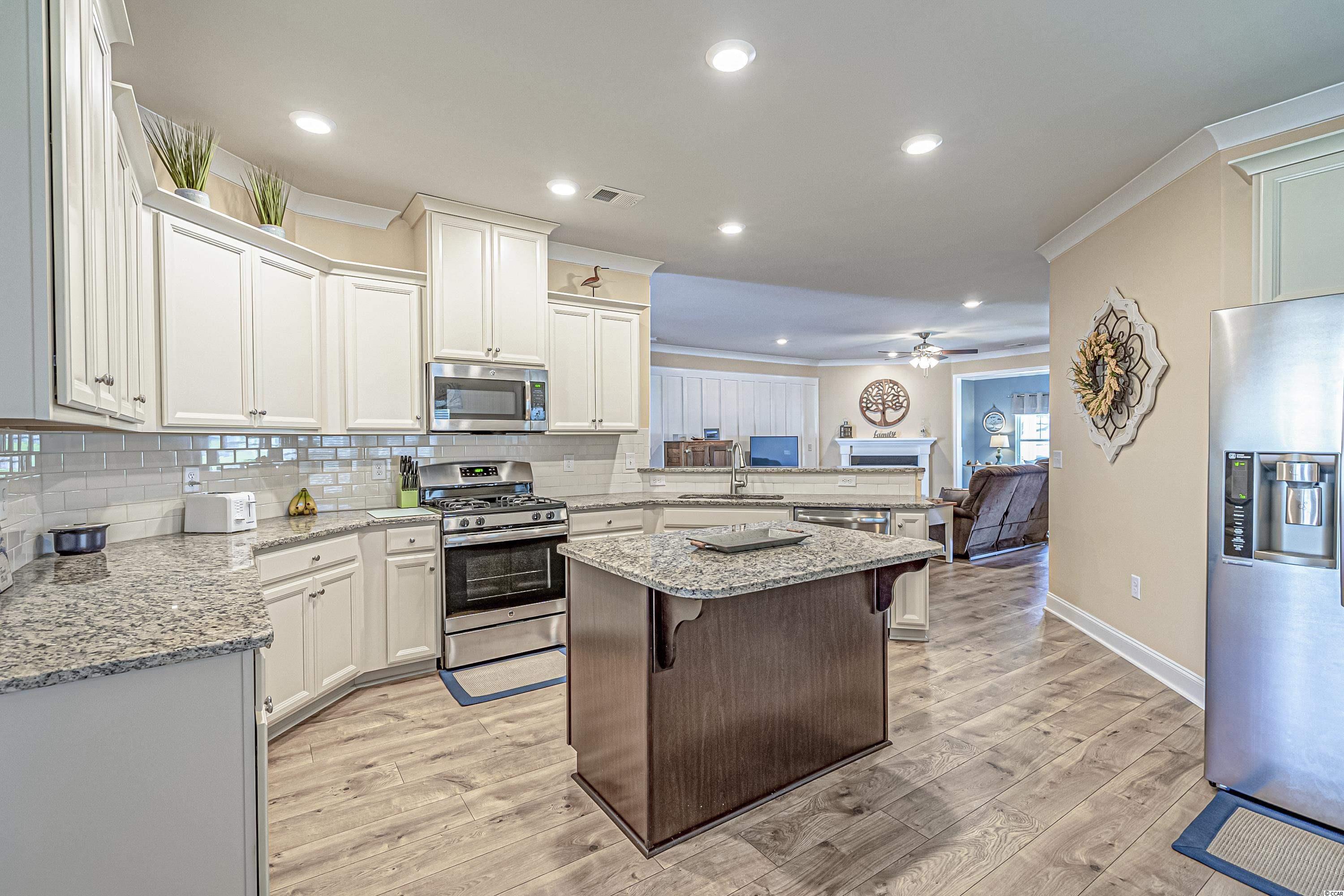 425 Oaklanding Lane Murrells Inlet, SC 29576 - Photo 15 of 40 Gallery Image 15