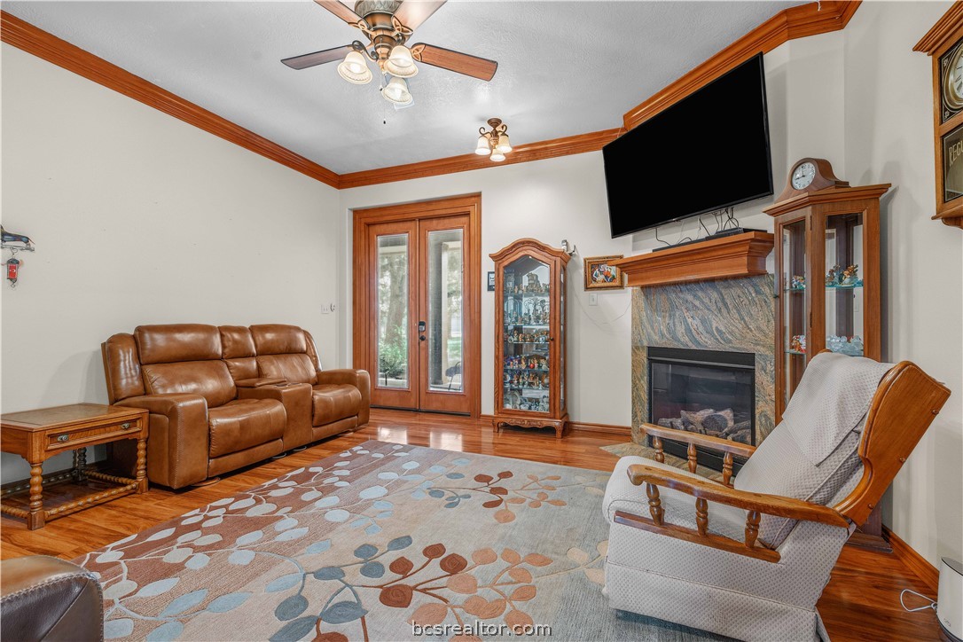 7353 Dick Elliott Road Bryan, TX 77808 - Photo 21 of 37 MIL suite living room