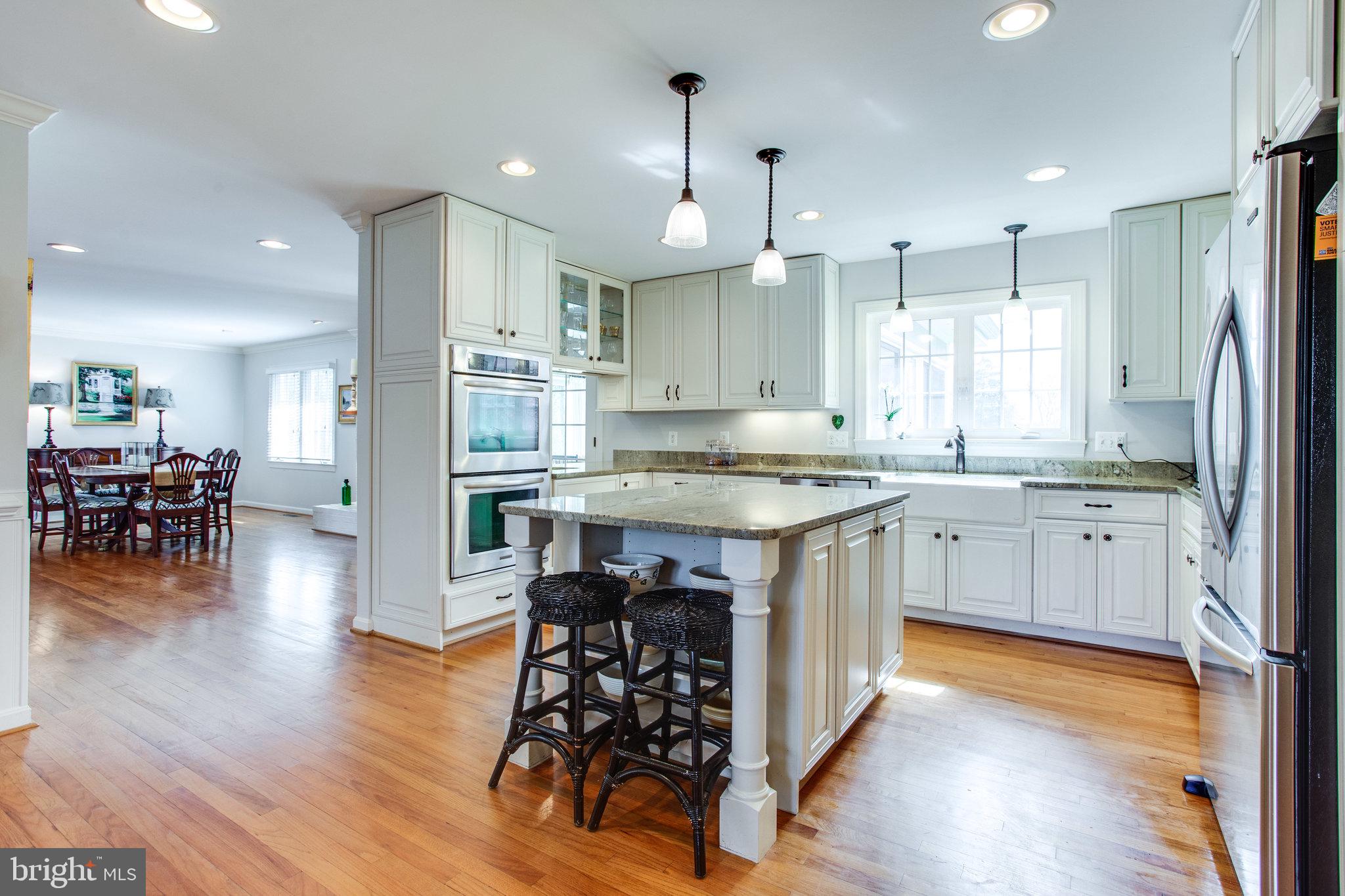 2105 Carrhill Road Vienna, VA 22181 - Photo 18 of 60 Kitchen