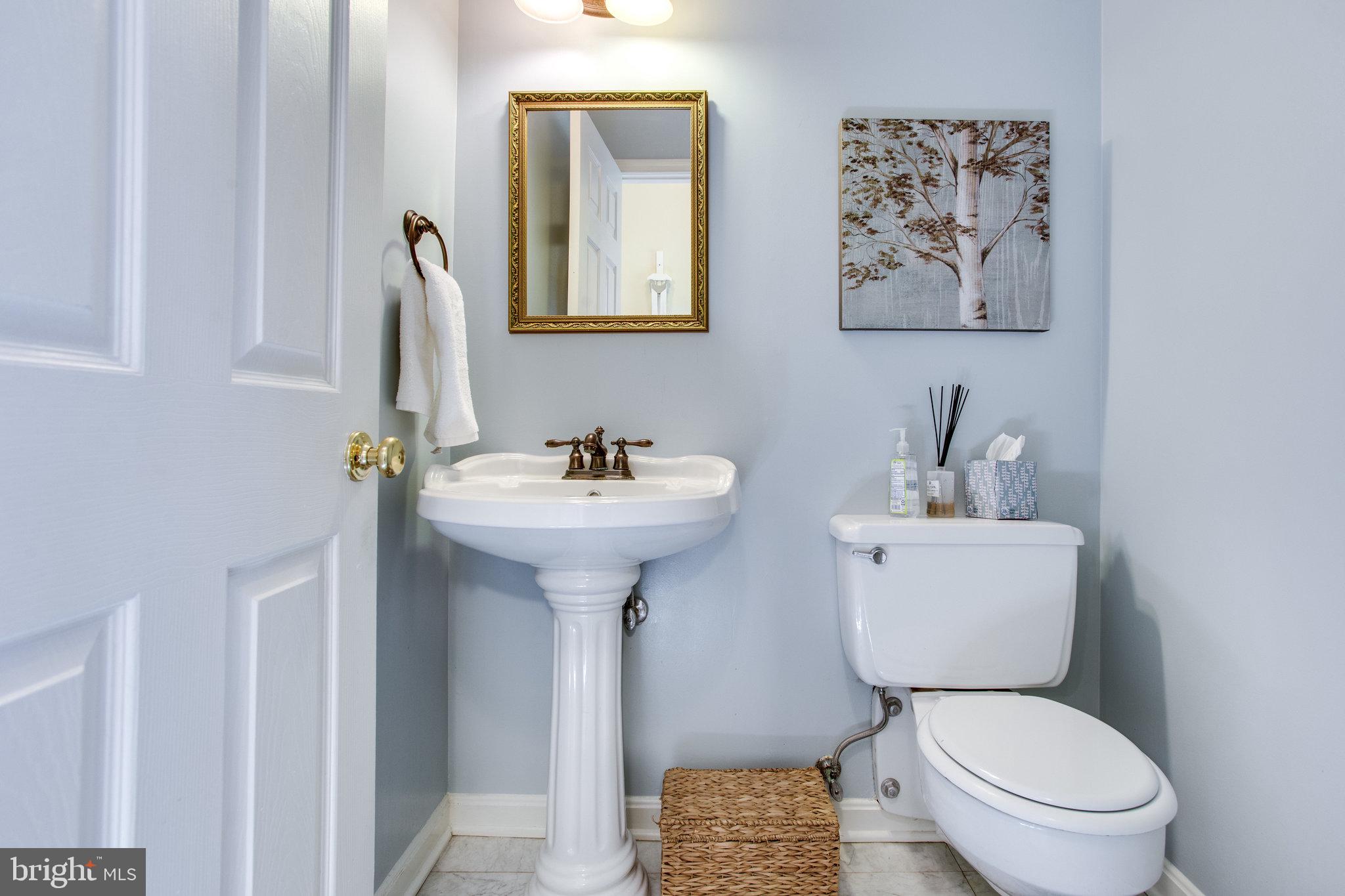 2105 Carrhill Road Vienna, VA 22181 - Photo 24 of 60 Powder Room