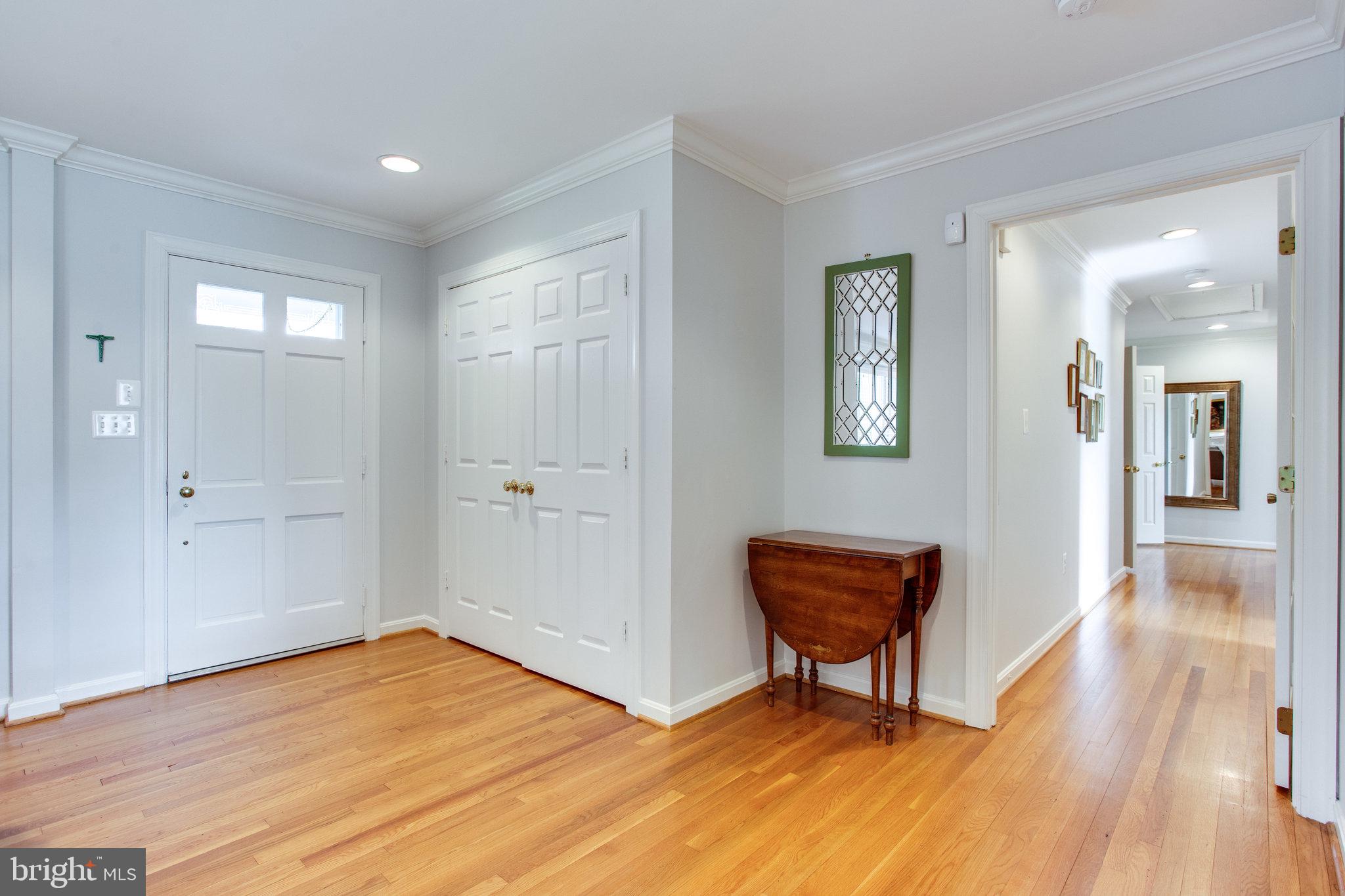 2105 Carrhill Road Vienna, VA 22181 - Photo 3 of 60 Foyer