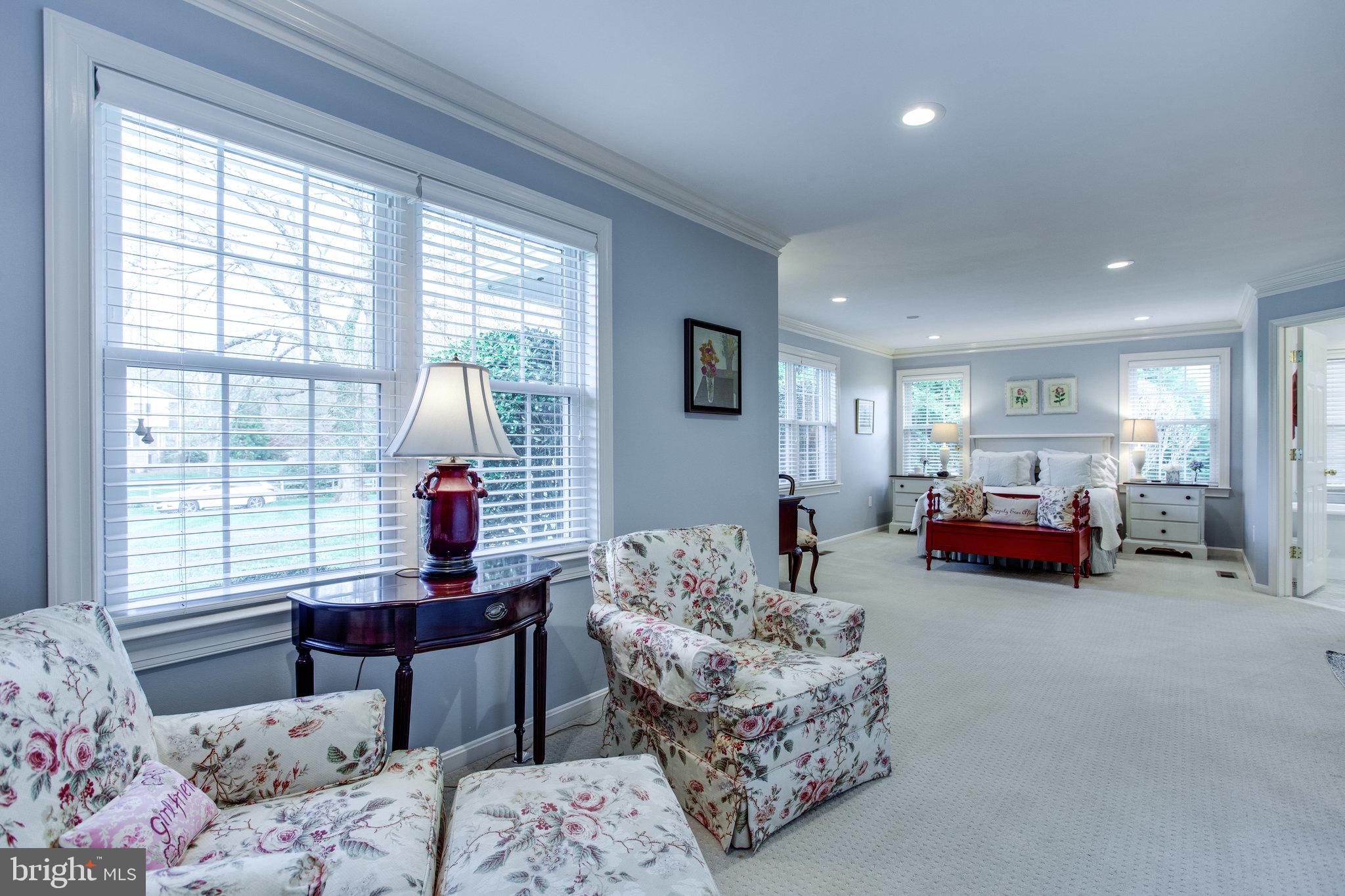 2105 Carrhill Road Vienna, VA 22181 - Photo 36 of 60 Sitting Area