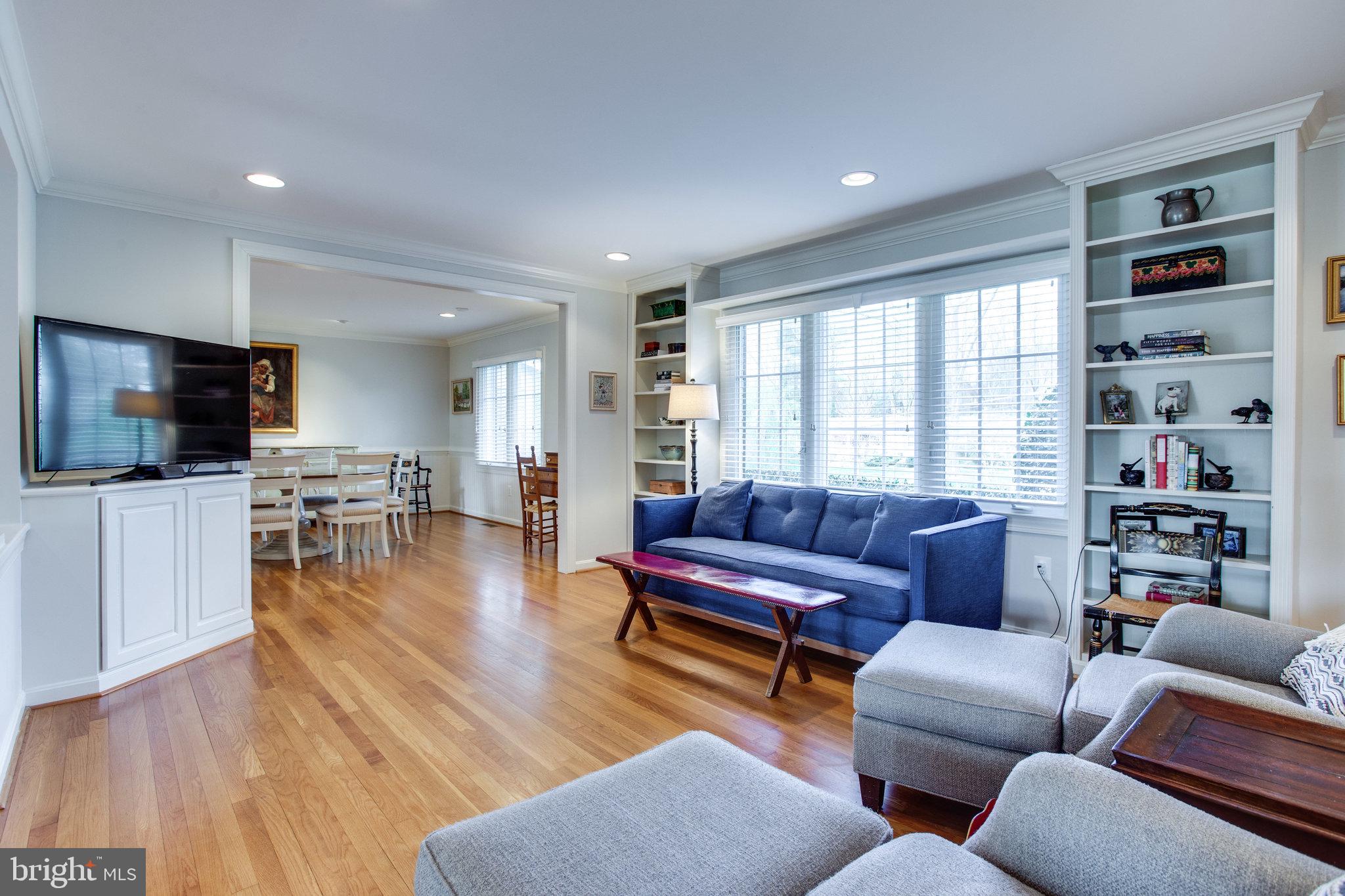 2105 Carrhill Road Vienna, VA 22181 - Photo 5 of 60 Living Rm