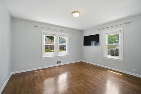 $300,000 | 1522 North Hillside Avenue, Berkeley, IL 60163
