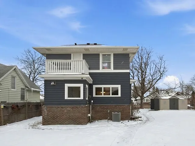 $385,000 | 1201 6th Street East, St. Paul, MN 55106