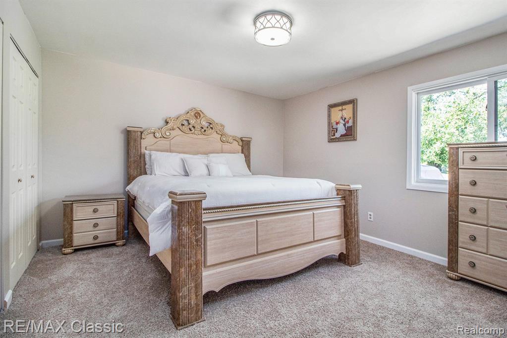 558 Ridge Road Walled Lake, MI 48390 - Photo 16 of 27