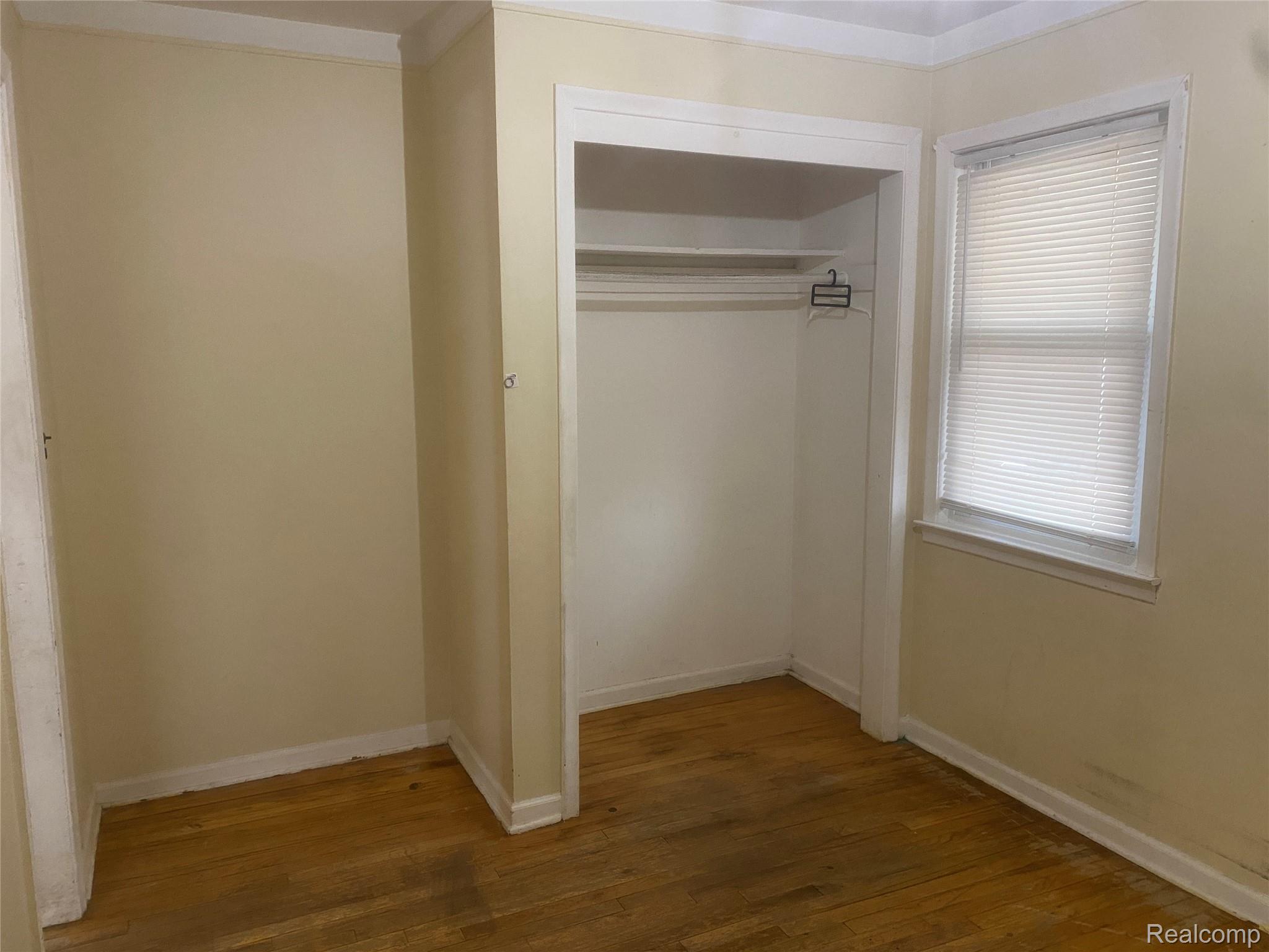 180 West Rutgers Avenue Pontiac, MI 48340 - Photo 18 of 33 View of closet