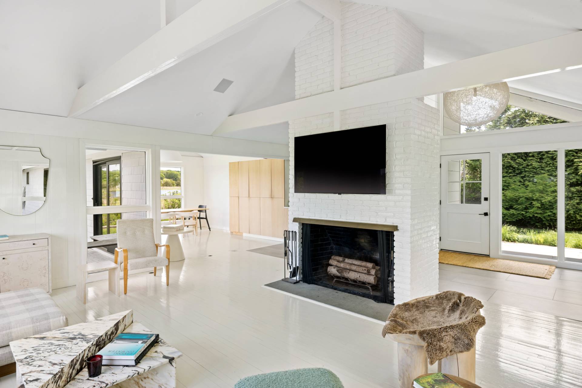 18 Island Road East Hampton, NY 11937 - Photo 11 of 31