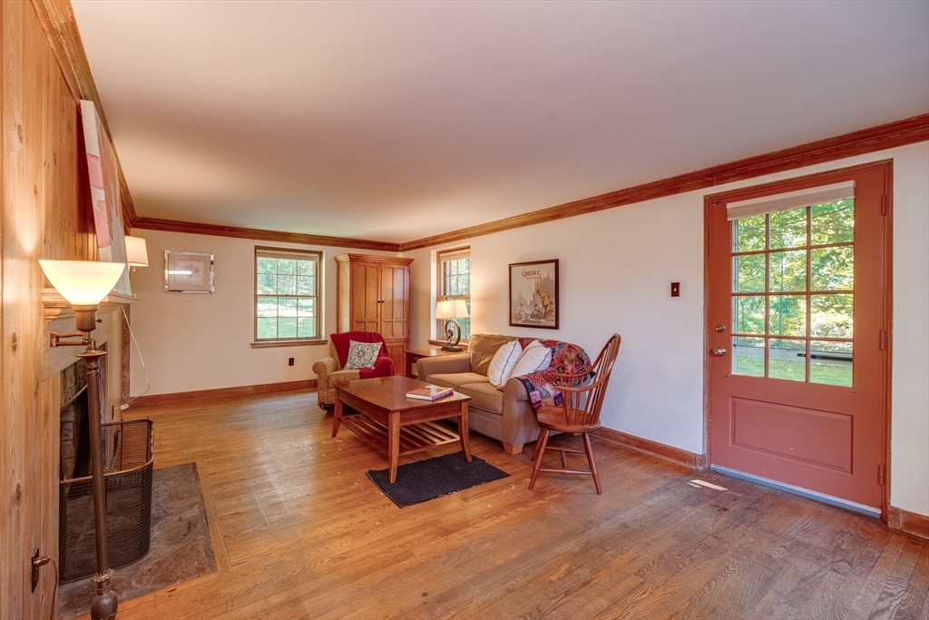 18 Plum Tree Road Amherst, MA 01002 - Photo 7 of 38