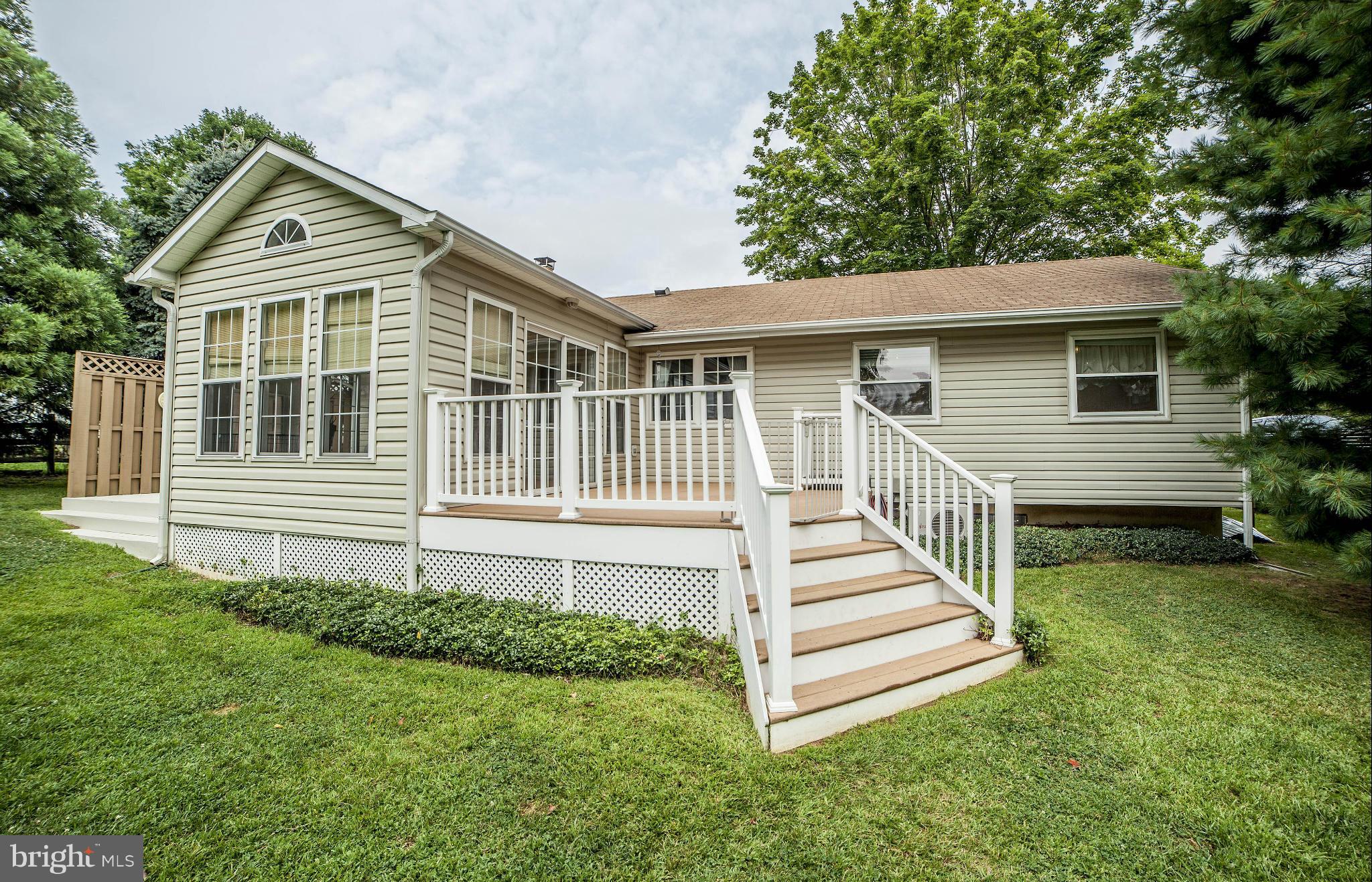 24313 Log House Road Gaithersburg, MD 20882 - Photo 23 of 30 Exterior (Rear)