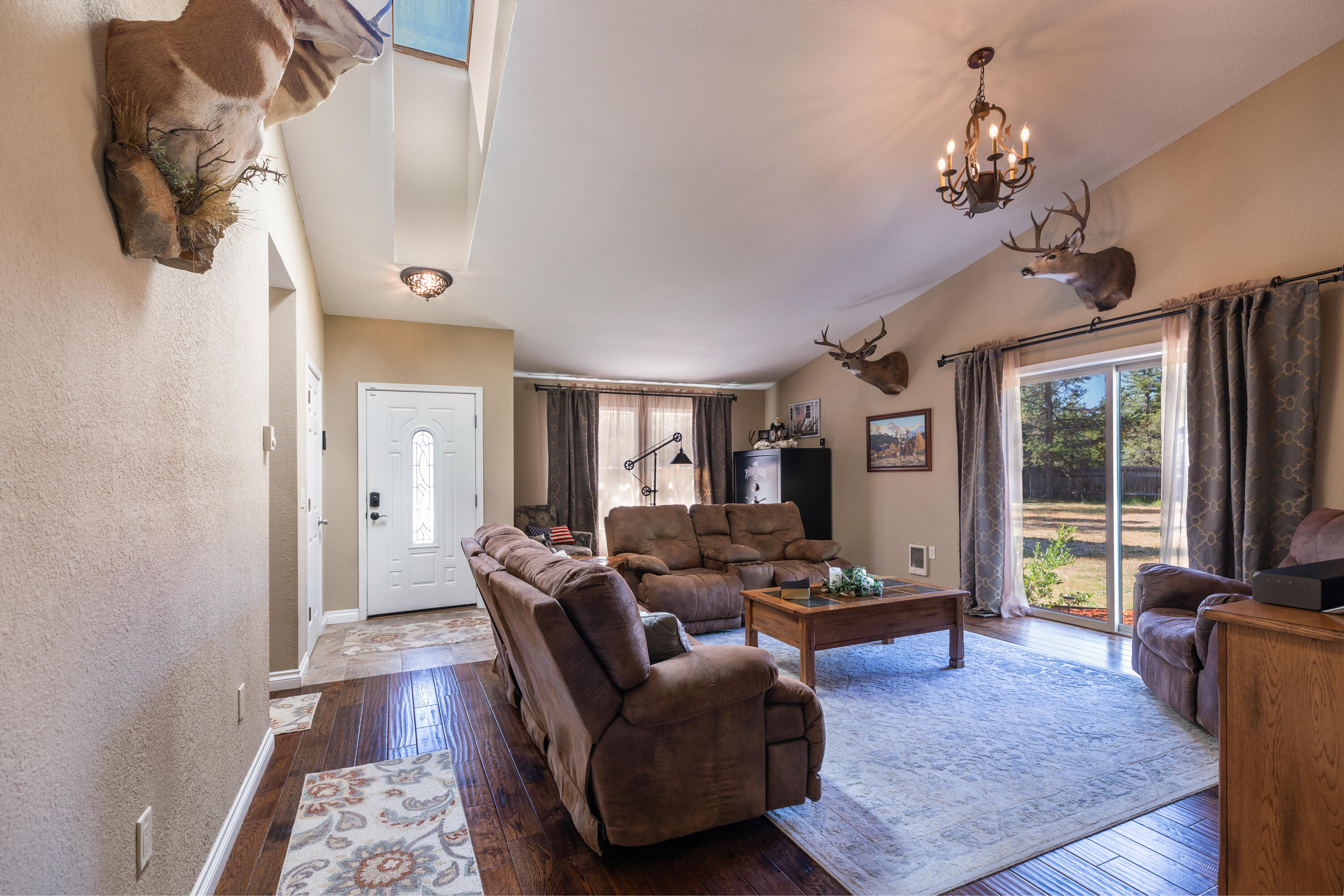 1129 North Airport Road Crescent, OR 97733 - Photo 5 of 36 1129NAirport- (5)