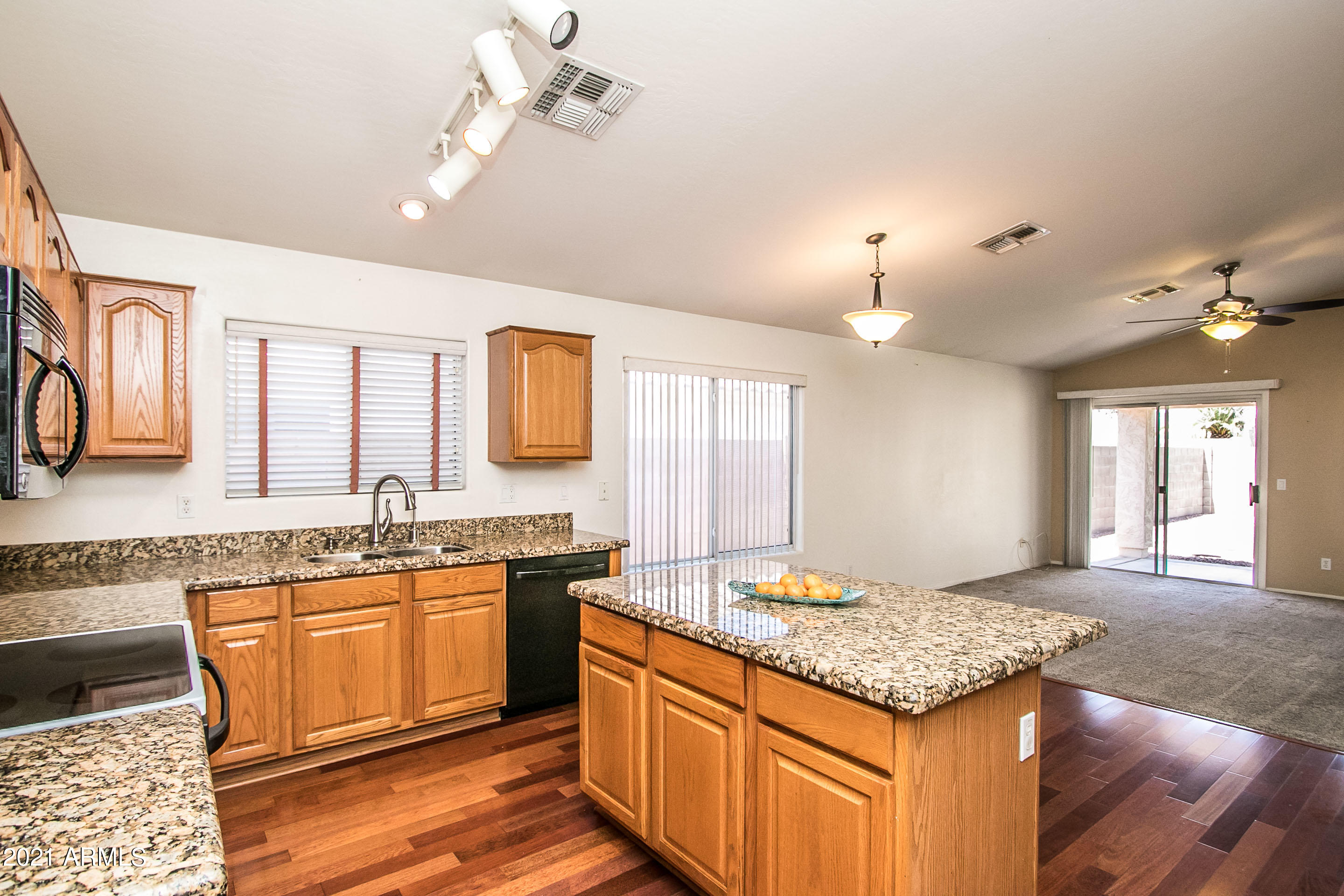 11006 West Granada Road Avondale, AZ 85392 - Photo 9 of 32 Granada Rd-17