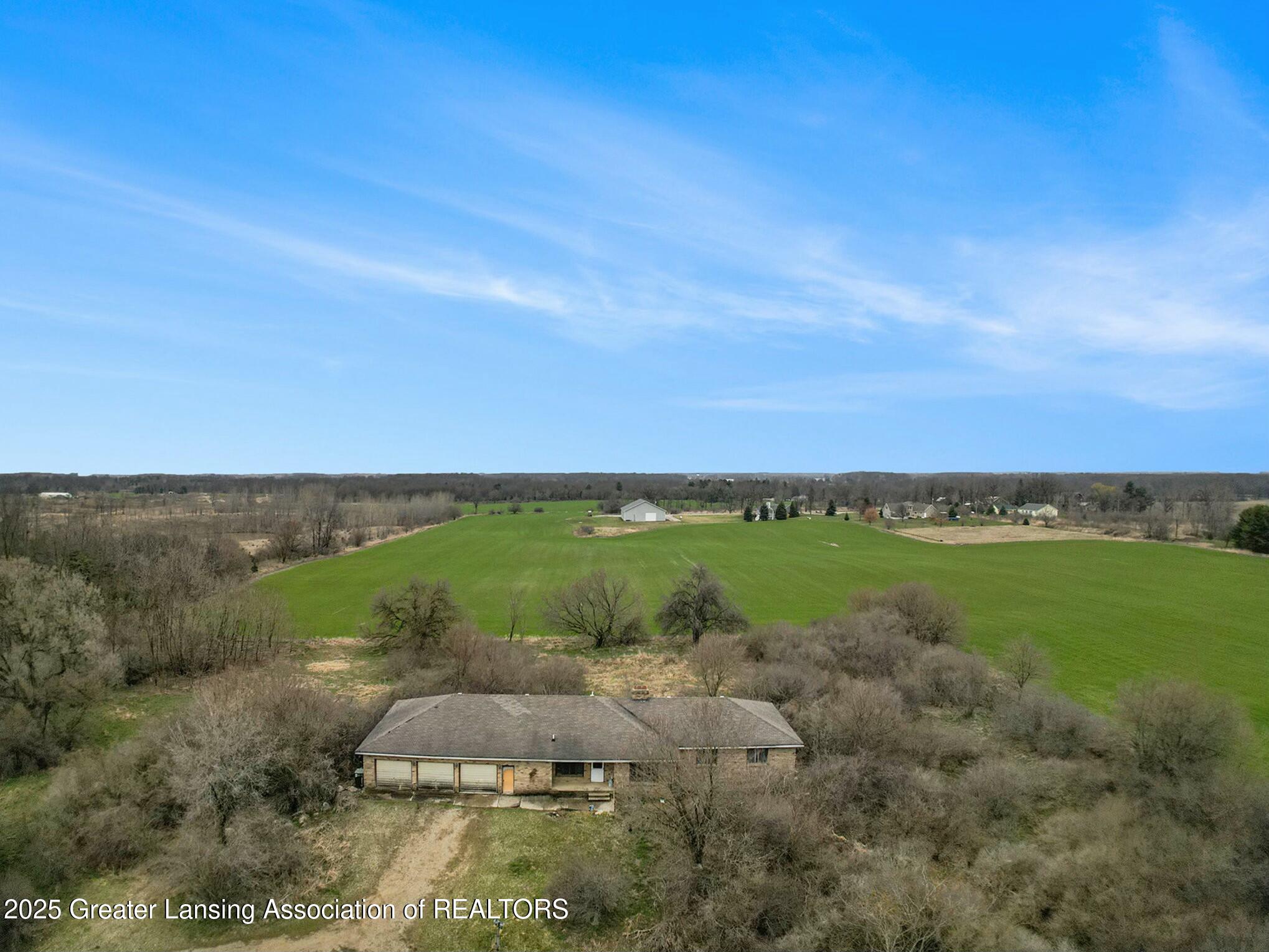 2775 East Howe Road Dewitt, MI 48820 - Photo 1 of 26 tempImageqAo2Da